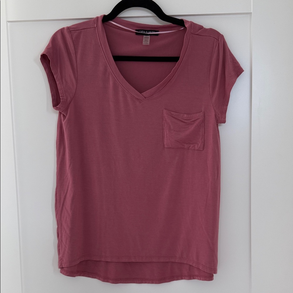 Cable & Gauge Mauve Short Sleeve V-neck Tee